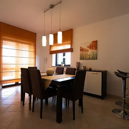 Apartment Silvia *